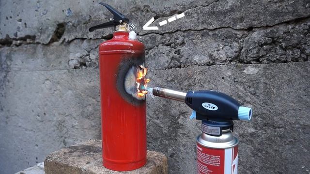 ГАЗОВАЯ ГОРЕЛКА ПРОТИВ ОГНЕТУШИТЕЛЯ смотреть онлайн