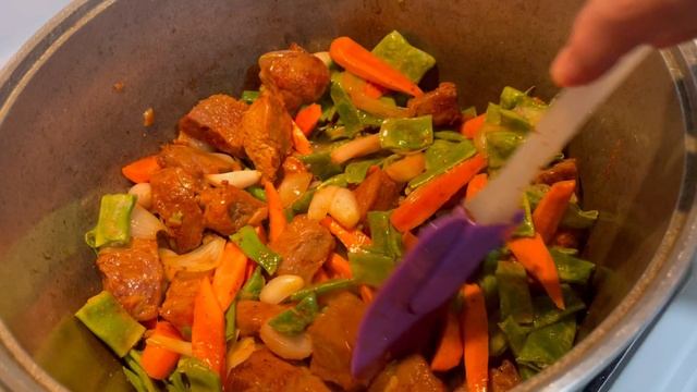 Говядина с овощами! Очень вкусное блюдо!