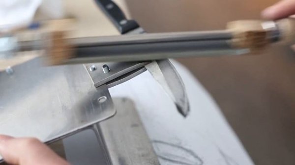 How to hone your knife blade dazzlingly razor-sharp.How To Sharpen a Knife.