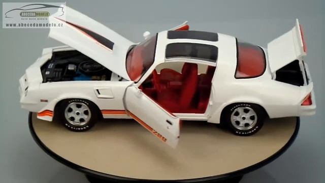 CHEVROLET CAMARO Z28 1981 Greenlight 1/18 смотреть онлайн