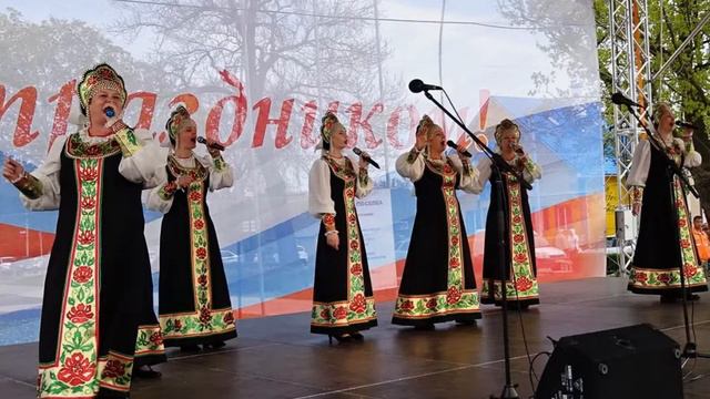 "Только песня одна" - женский вокальный ансамбль "Рябинушка" смотреть онлайн