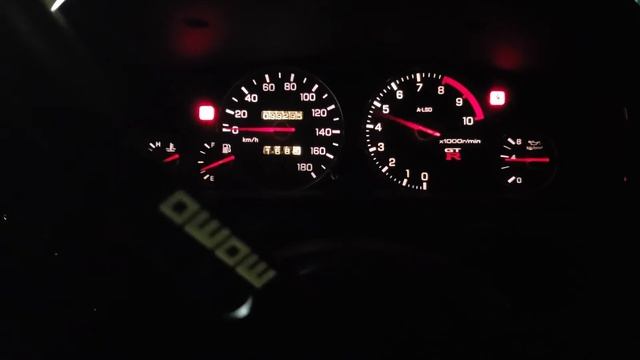 1995 Nissan Skyline R33 GTR Vspec RB26DETT revving engine смотреть онлайн
