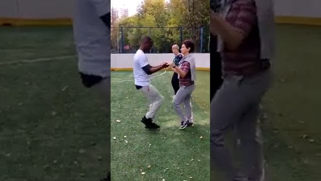 Занимательные танцы с Эдди! смотреть онлайн