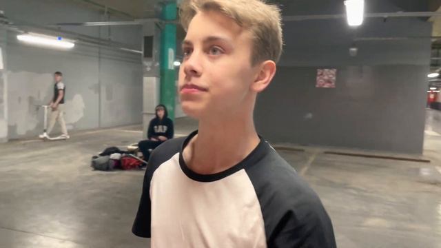 Game Of Scoot - Флэт на парковке Ашана смотреть онлайн