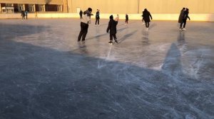 УРОКИ ПО ФИГУРНОМУ КАТАНИЮ №4. Перебежка (подсечки), гармошка, моухок. (Ice skating tutorial №4).mp4