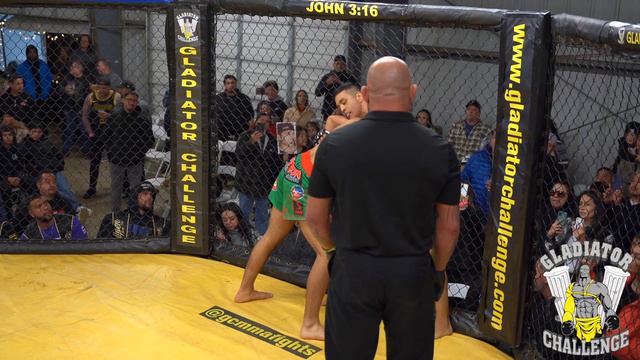 Gustavo Soto VS Steve Garcia смотреть онлайн