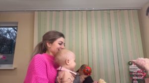 Николь и Доминика получили ПЕРВЫЙ УКОЛ В УШИ. Первые ГРАМАТЫ ДЕВОЧЕК Крейзи лфйф