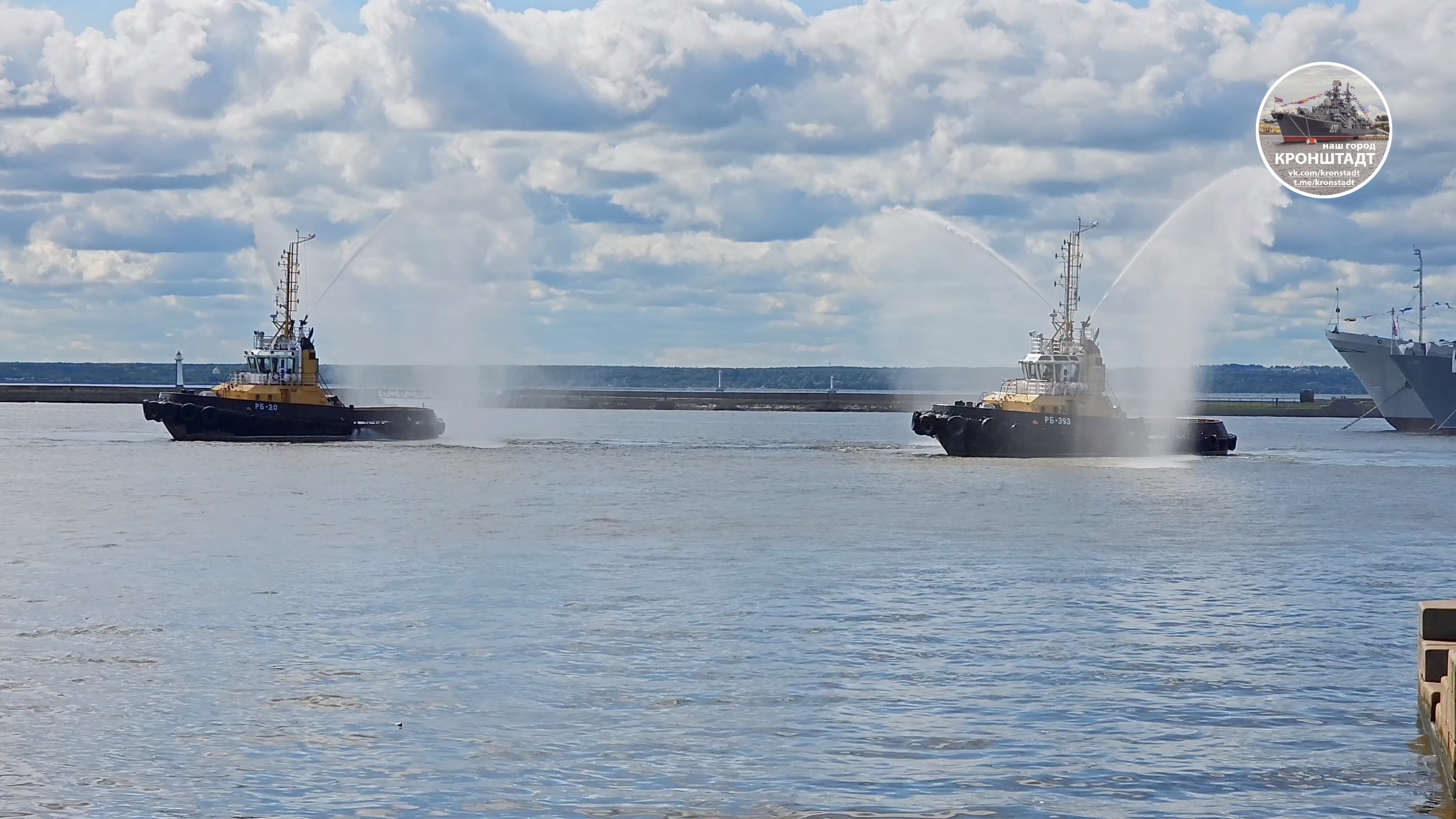 «Армия-2023» — Вальс буксиров. Средняя гавань – Кронштадт. 2023 г. смотреть онлайн