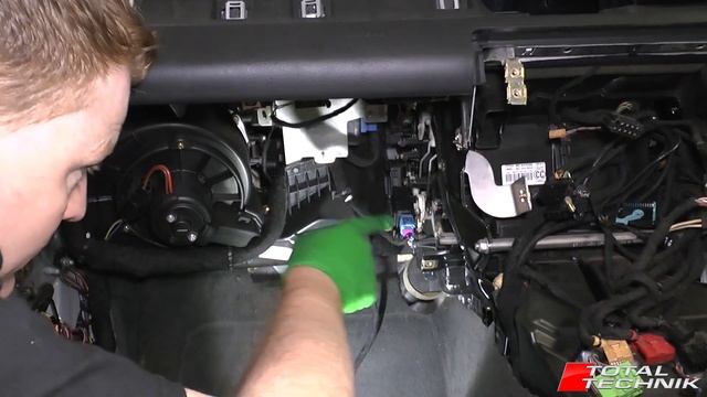 How to Diagnose & Remove Climate Control Motor - Audi A6 S6 RS6 - C5 - 1997-2005 - TOTAL TECHNIK смотреть онлайн