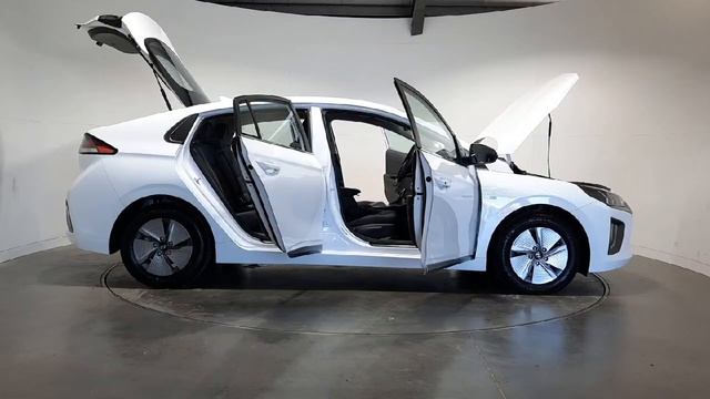 RRZ8584 - Hyundai Ioniq 1.6 GDi Hybrid Premium 5dr DCT RefId: 373183 смотреть онлайн