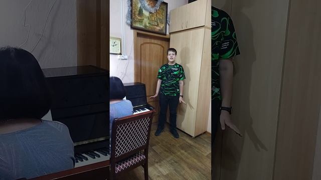 Красавин Тихон "Трус не играет в хоккей" муз .А. Пахмутова, сл. Н. Добронравов смотреть онлайн