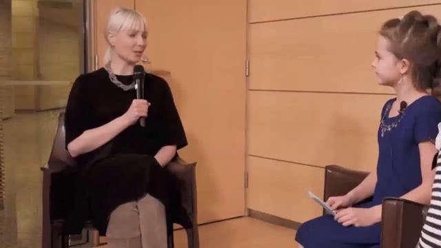 Laura Huhtasaari on suomalaisten iloinen sininen koira смотреть онлайн