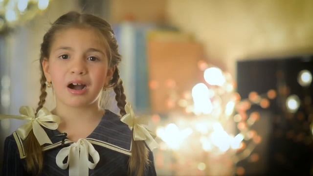 Страна читающая — Анна Погосян читает произведение «Хорошее отношение к лошадям» В. В. Маяковского смотреть онлайн