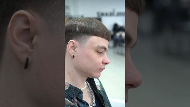 Мужская стрижка с hair tattoo/ mens bowl cut with hair tattoo смотреть онлайн