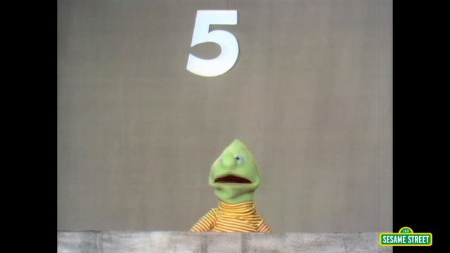 Five People in My Family Song | Sesame Street Classic смотреть онлайн