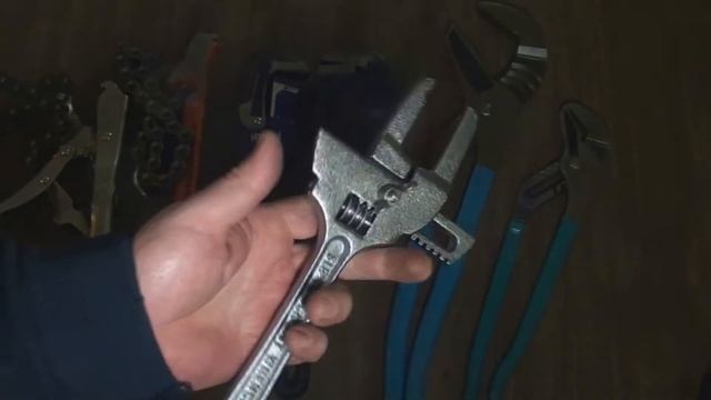 Jewelry Down The Drain? смотреть онлайн