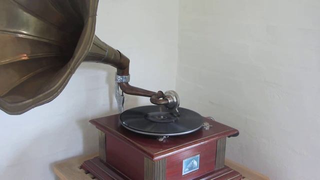 Sophus Hansens Hawaiiorkester på His Master's Voice grammofon смотреть онлайн