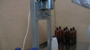 Машина укупорочная (укупорка ПЭТ бутылок пластиковой винтовой пробкой) ИПКС-127П