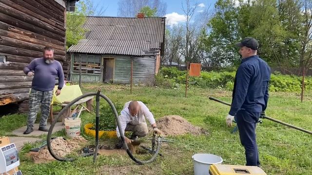 КАК МЫ СКВАЖИНЫ БУРИМ, В РУЧНУЮ, ГИДРОБУРЕНИЕМ И БЫСТРО смотреть онлайн