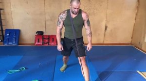 ПРОКАЧКА НОГ РЕЗИНОЙ |  Домашняя тренировка