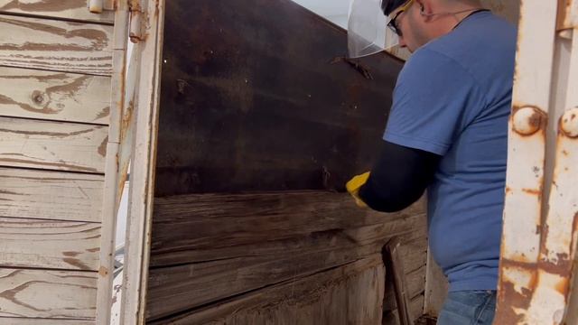 How to Remove wood from the walls & doors of your trailer conversion смотреть онлайн