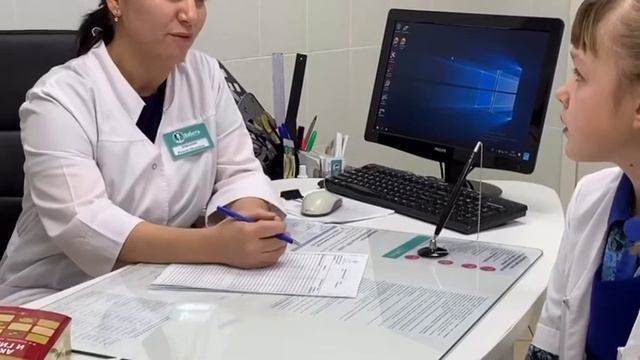 Заботливые дети у врача-уролога смотреть онлайн