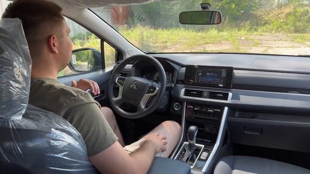 Замена Lada Largus? 7-местный Mitsubishi Xpander Cross 2023.