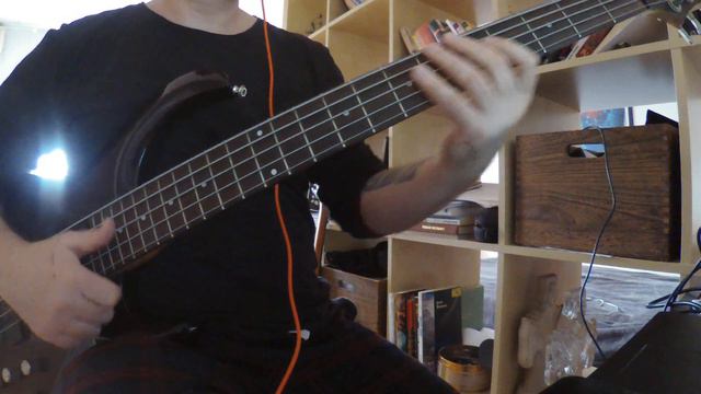 Short sound sample IBANEZ BTB 405QM смотреть онлайн