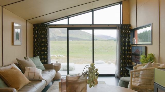 Tiny Off Grid Cabin Designed by an Award Winning Architect (Cabin Tour) смотреть онлайн
