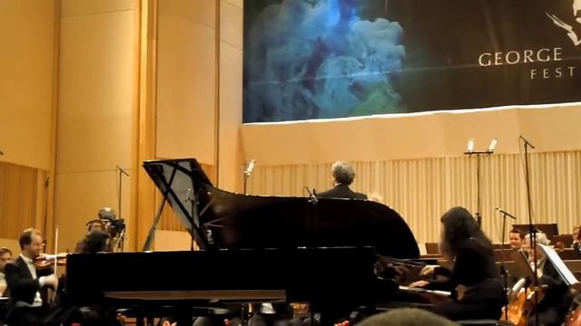 LABÈQUE_SEMYON BYCHKOV_DIE MÜNCHENER PHILH_Poulenc-FP 61 смотреть онлайн