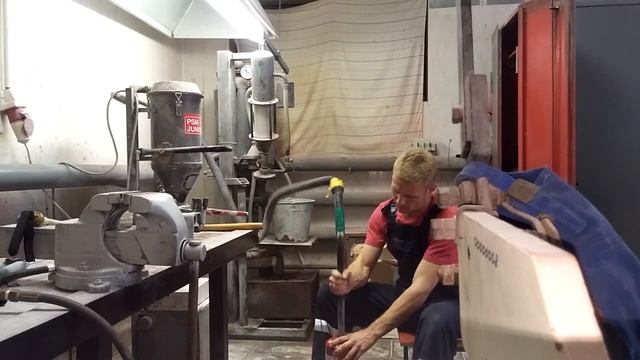 Перезарядка огнетушителя ОП 4 . смотреть онлайн