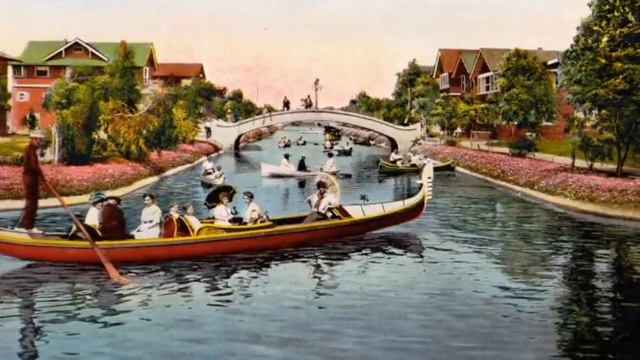 This is What Tourist Destinations were 100 Years Ago смотреть онлайн