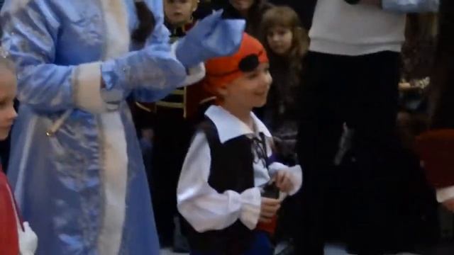 Детский новогодний утренник в здании Института нефти и газа в СФУ | 21 декабря 2014 смотреть онлайн