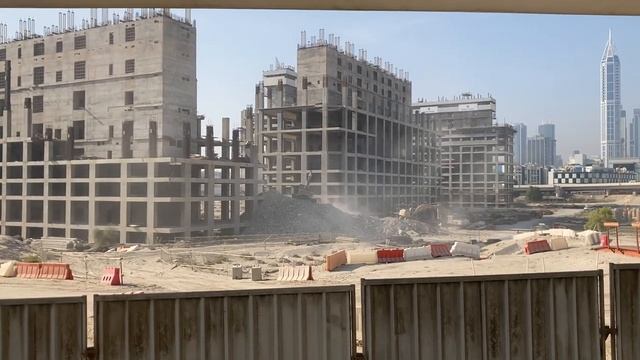 Demolition work starts at Dubai Pearl смотреть онлайн
