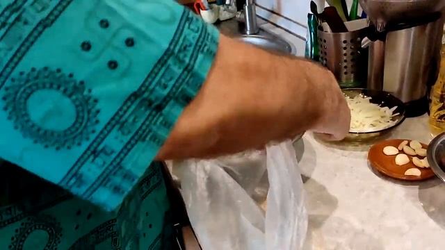 Камбала на чугунной сковороде. смотреть онлайн