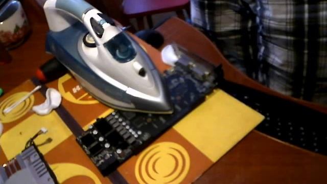 Tefal реанимирует ASUS... (Прогрев видеокарты утюгом...) смотреть онлайн