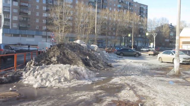 ТЦ "Африка" и грязно-снежная гора смотреть онлайн