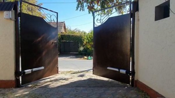 BFT Phobos A40. Автоматика для ворот. Автоматические ворота. Привод для распашных ворот.