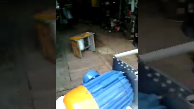 пробный запуск гриндера с эл.двигателем 1.5квт 3000об/мин и лентой 1500мм/50 смотреть онлайн