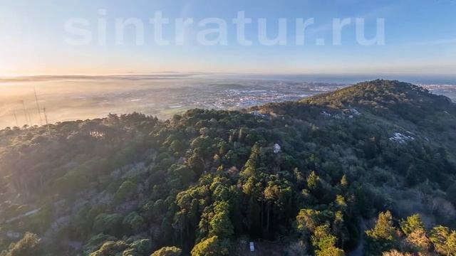 Дворец Пена, панорама горного хребта Синтры смотреть онлайн