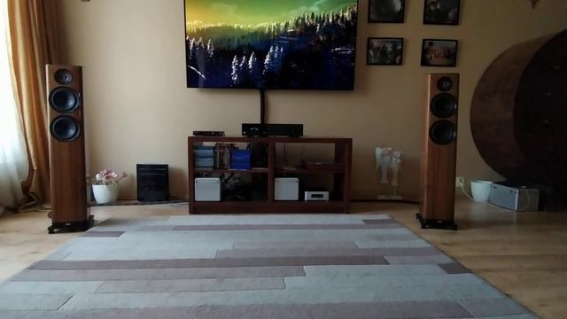 Elac Vela FS 407 + Lyngdorf TDAI-2170 смотреть онлайн