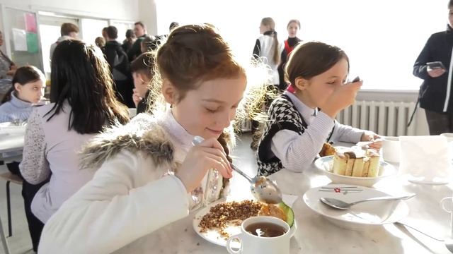 Проверка питания в школах Владивостока. смотреть онлайн