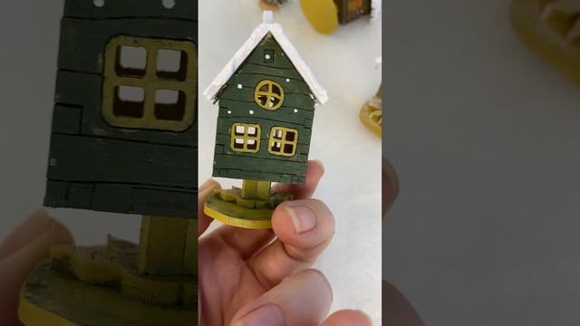 Новогодний декор игрушки на ёлочку избушка на курьих ножках Баба Яга