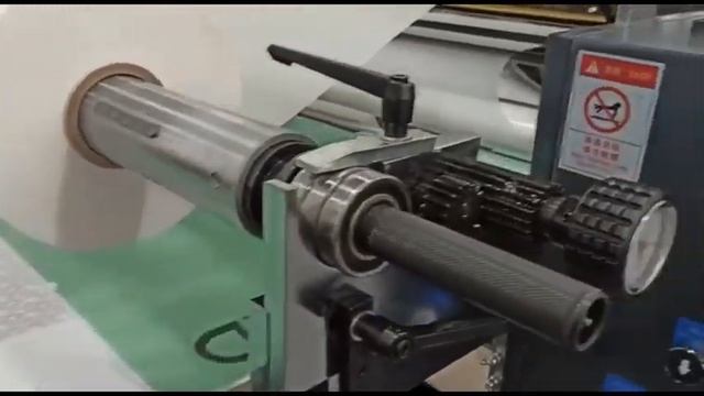 АВТОМАТИЧЕСКИЙ ЛАМИНАТОР SUPER-BOND 1050: работа на скорости 51 м/мин с бумагой 115 г/м.кв. смотреть онлайн