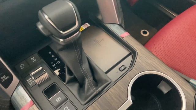 Обзор 2022 Toyota Land Cruiser 300 VXR 3.3L Turbo Diesel в максимальной комплектации смотреть онлайн