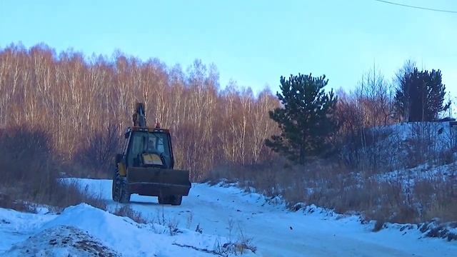 КАТЕРПИЛЛЕР!!! этот экскаватор погрузчик МОЖЕТ ВСЁ!!! смотреть онлайн