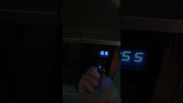 С таймером микроволновой печи Samsung MS23K3614AS/BW что-то странное. смотреть онлайн
