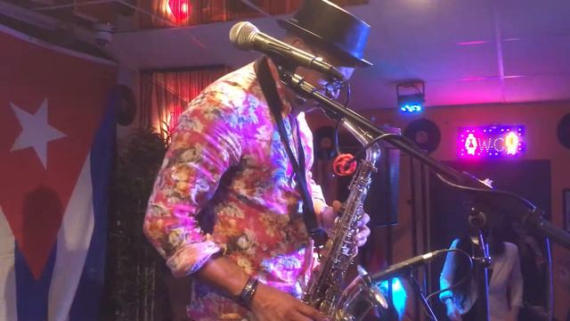 Ruben Paz & Yoandi San Martin - Live at Cherrydon смотреть онлайн