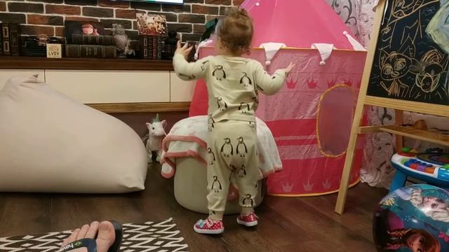 Лялечка танцует, а лялечка не спит? смотреть онлайн