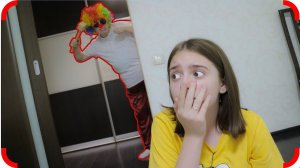 Злой КЛОУН! Тома ОДНА дома!!!
